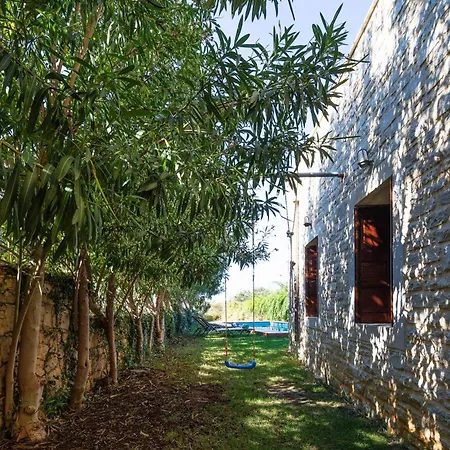 Aloe & Lotus Villa *