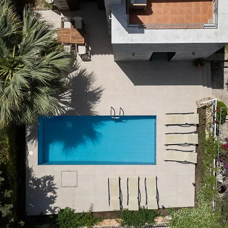 Aloe & Lotus Villa Prinész