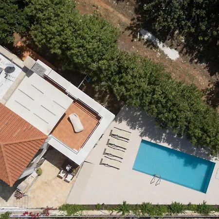 Aloe & Lotus Villa *